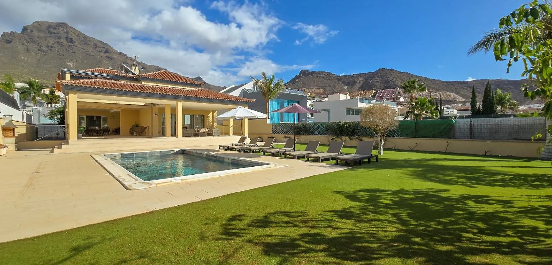 5 Bedrooms Villa Costa Adeje